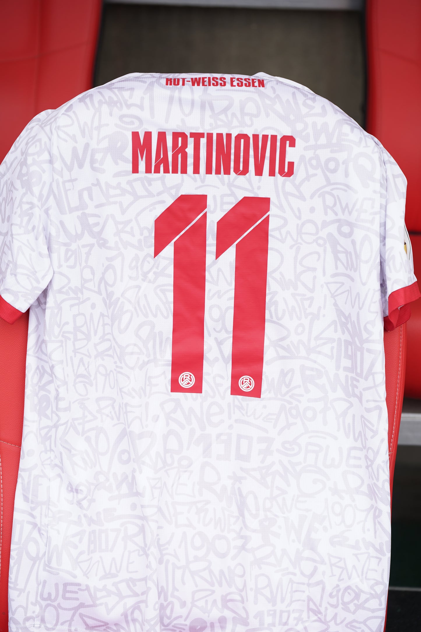 DFB-Pokal-Trikot | vs. BVB 25/26 | #11 Martinovic - signiert